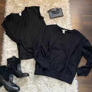 EUC Set (2) H&M Black Tops V-Neck T-Shirt and Eyelet Sweatshirt M